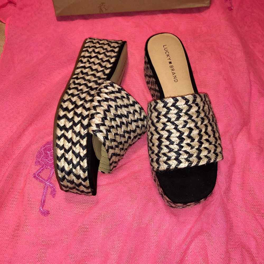 ☀️New☀️Lucky Brand 8.5M Woman Sandals
